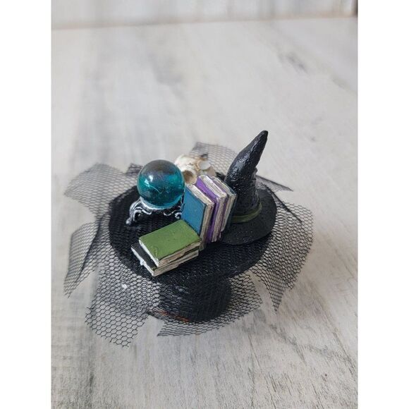 Miniature witches table crystal ball bones books Halloween prop decor - Picture 4 of 5